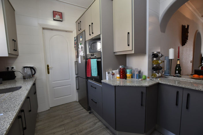 Image No.8-2 Bed Townhouse for sale