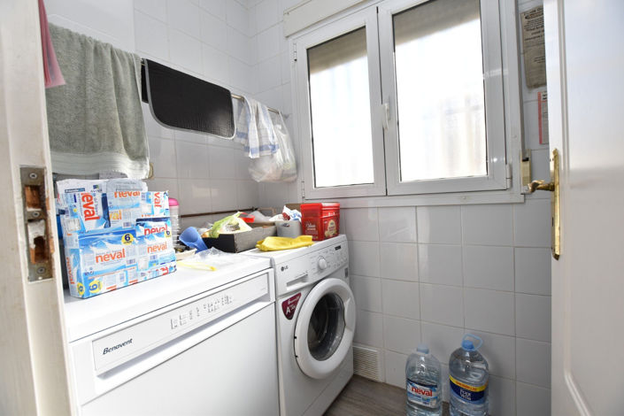 Image No.9-2 Bed Townhouse for sale