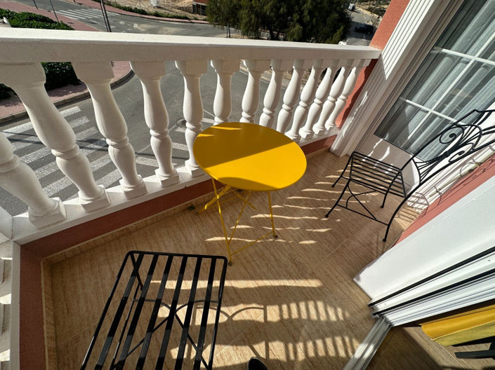 Image No.19-3 Bed Townhouse for sale