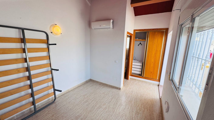 Image No.25-3 Bed Townhouse for sale