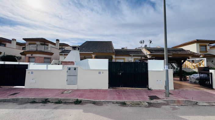 Image No.4-3 Bed Townhouse for sale