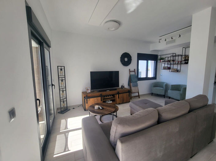 Image No.18-2 Bed Townhouse for sale