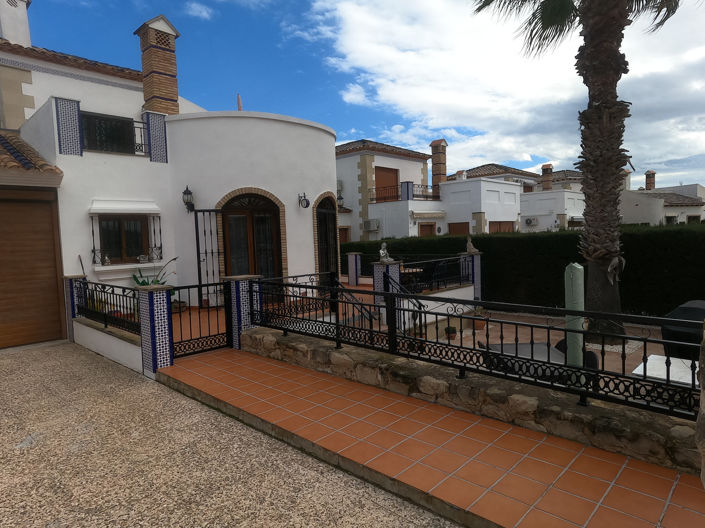Image No.3-3 Bed Villa for sale
