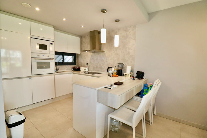 Image No.7-3 Bed Apartment for sale