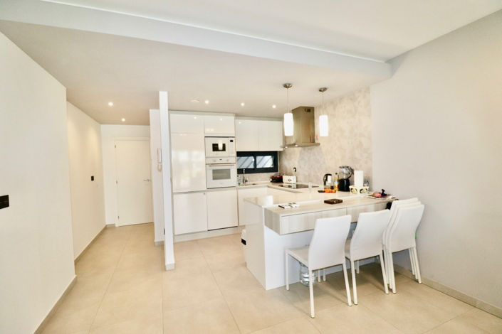 Image No.8-3 Bed Apartment for sale