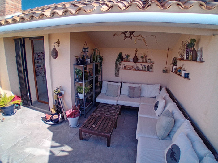 Image No.25-2 Bed Townhouse for sale