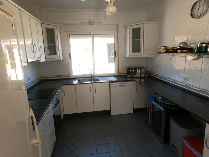 Image No.42-4 Bed Villa for sale