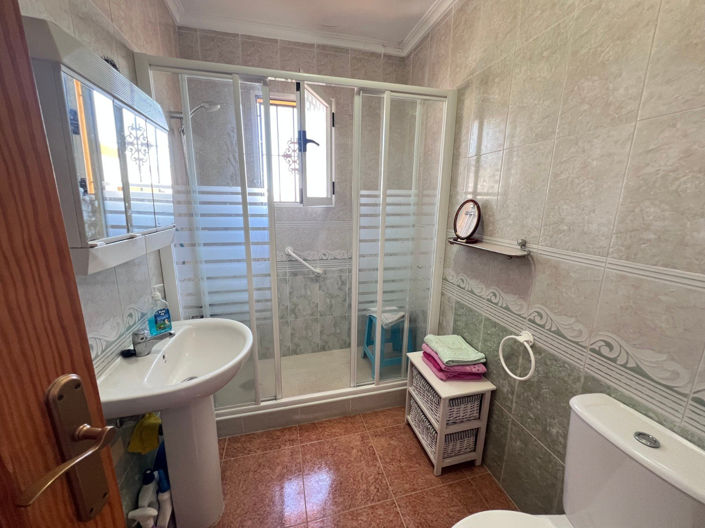 Image No.20-3 Bed House for sale