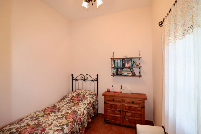 Image No.14-5 Bed Country House for sale