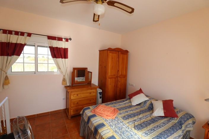 Image No.17-5 Bed Country House for sale