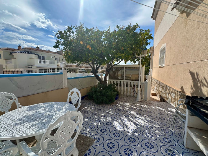 Image No.16-2 Bed Townhouse for sale