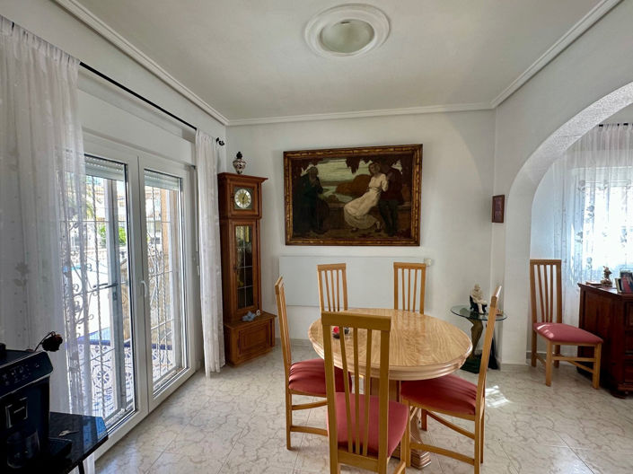 Image No.5-2 Bed Townhouse for sale