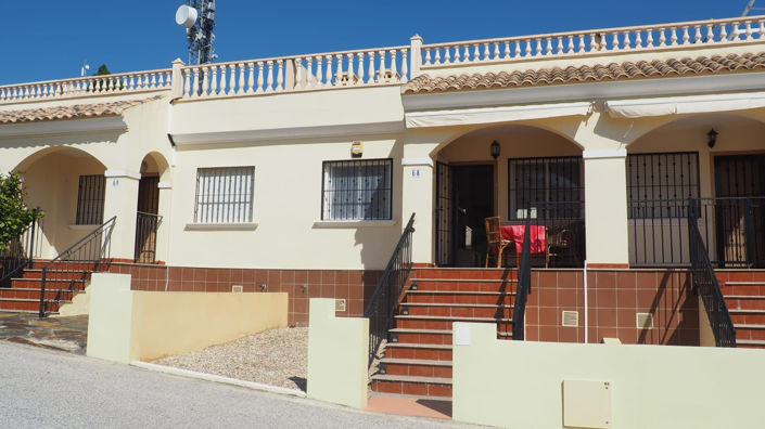 Image No.2-2 Bed Bungalow for sale