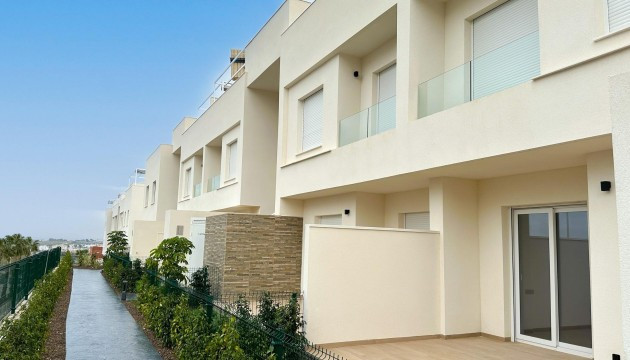 Image No.18-3 Bed Apartment for sale