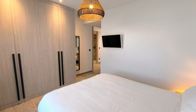 Image No.24-3 Bed Apartment for sale