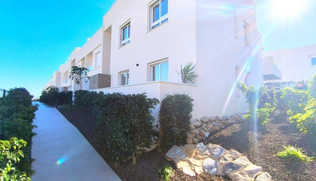 Image No.26-3 Bed Apartment for sale