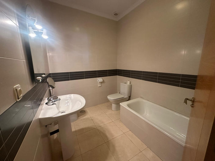 Image No.18-4 Bed Apartment for sale