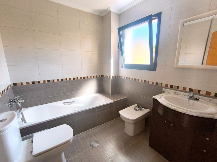 Image No.12-3 Bed Villa for sale