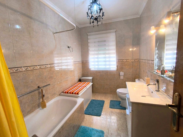 Image No.18-3 Bed Townhouse for sale