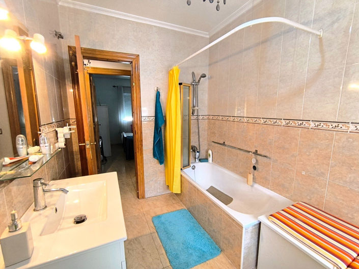 Image No.19-3 Bed Townhouse for sale