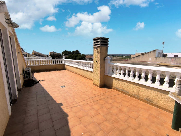Image No.21-3 Bed Townhouse for sale