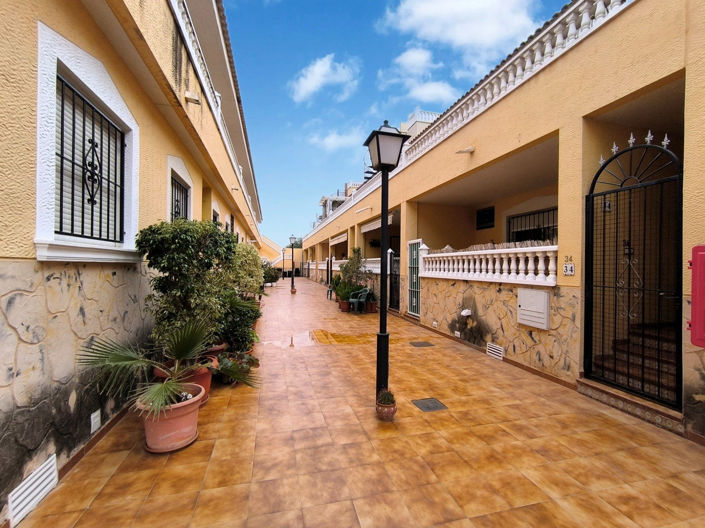 Image No.2-Appartement de 2 chambres à vendre à Alicante