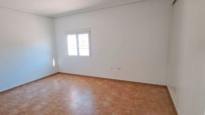 Image No.15-5 Bed Country House for sale