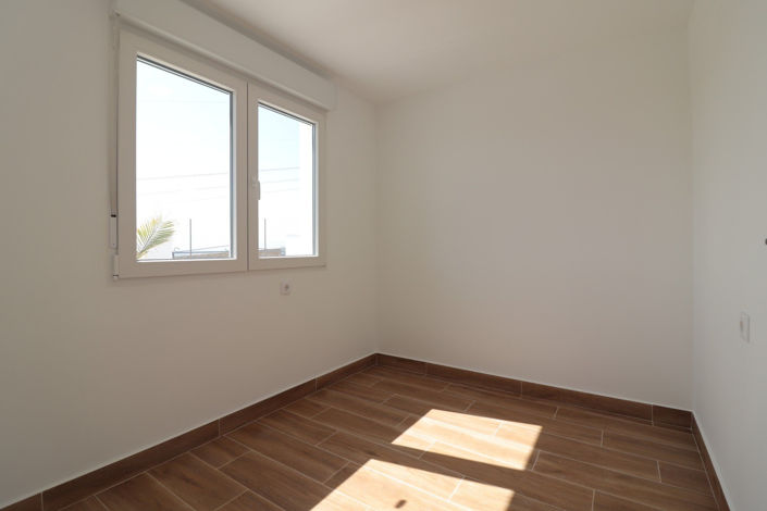 Image No.17-3 Bed Bungalow for sale