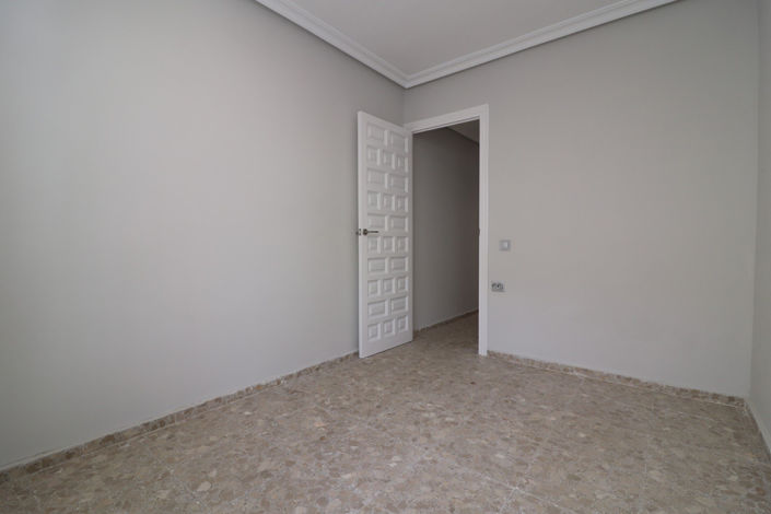 Image No.9-3 Bed Apartment for sale