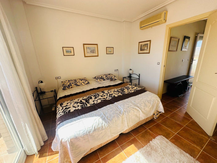Image No.32-3 Bed Townhouse for sale