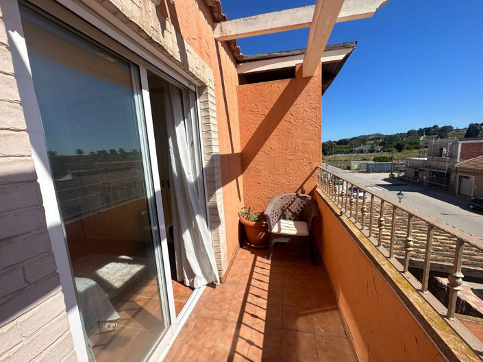 Image No.34-3 Bed Townhouse for sale
