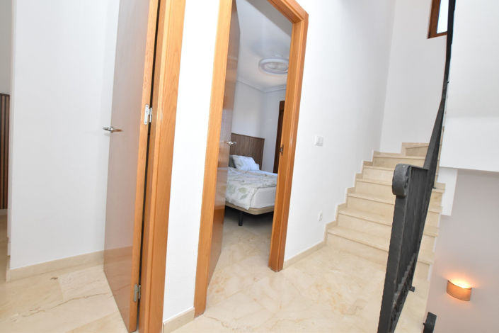 Image No.25-2 Bed Townhouse for sale