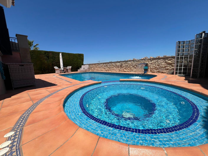 Image No.6-3 Bed Villa for sale