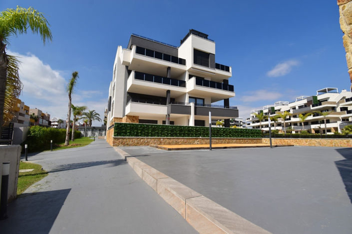 Image No.25-3 Bed Apartment for sale