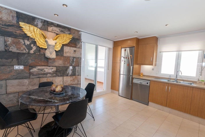 Image No.10-3 Bed Apartment for sale
