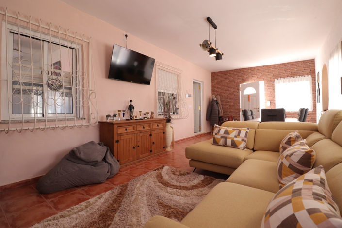 Image No.9-4 Bed Country House for sale