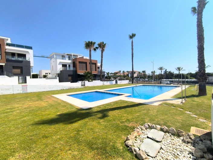 Image No.23-Quad de 2 chambres à vendre à Alicante