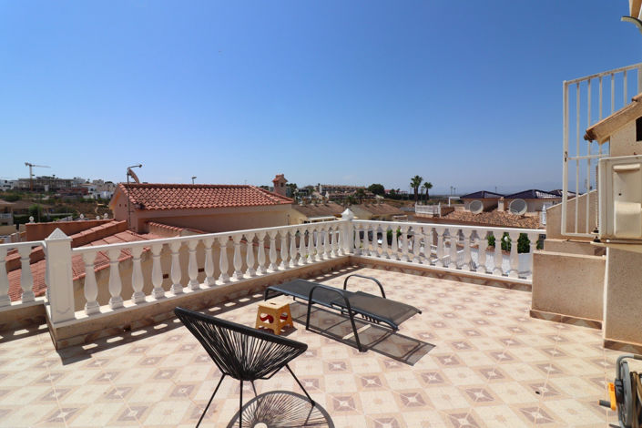 Image No.4-Villa de 4 chambres à vendre à Alicante