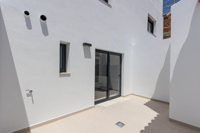 Image No.20-3 Bed Villa for sale
