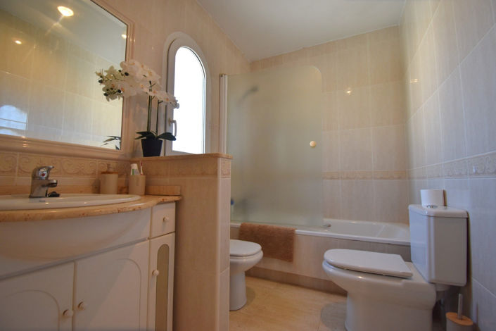 Image No.15-3 Bed Townhouse for sale
