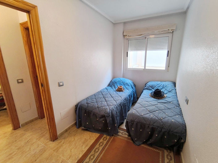 Image No.11-Appartement de 2 chambres à vendre