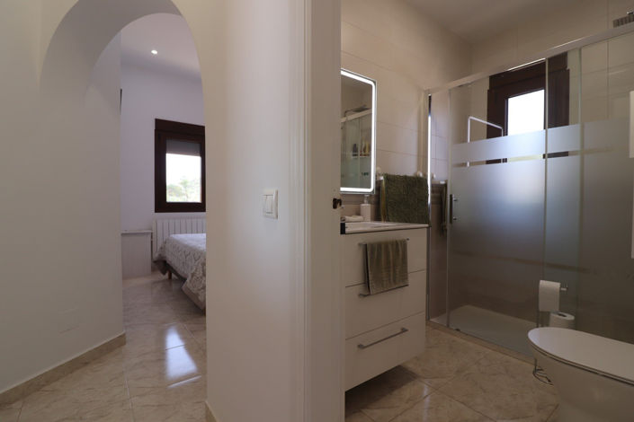 Image No.19-3 Bed Country House for sale