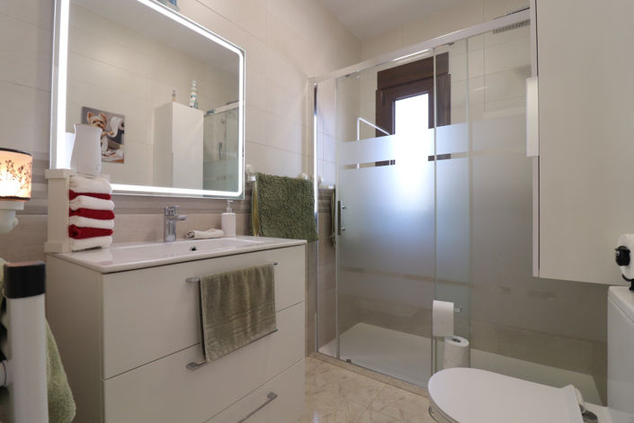 Image No.20-3 Bed Country House for sale