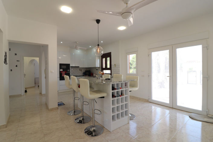 Image No.8-3 Bed Country House for sale