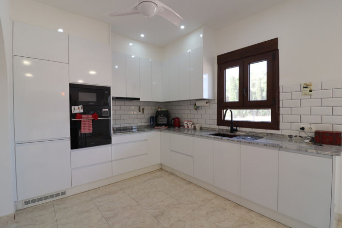 Image No.9-3 Bed Country House for sale