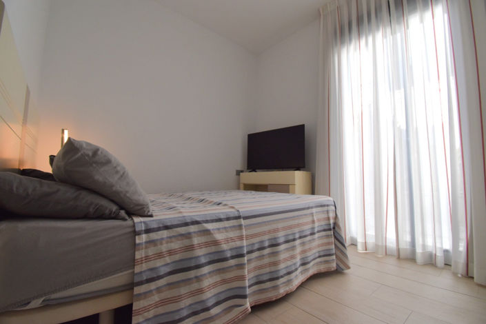 Image No.19-3 Bed Quad for sale