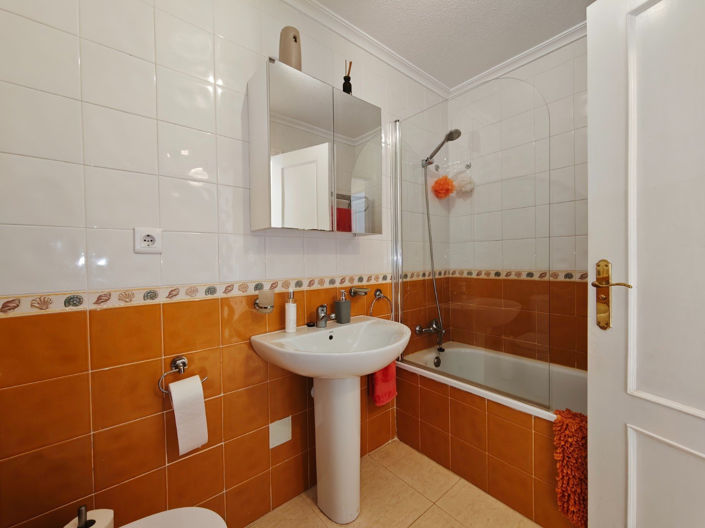 Image No.34-2 Bed Apartment for sale