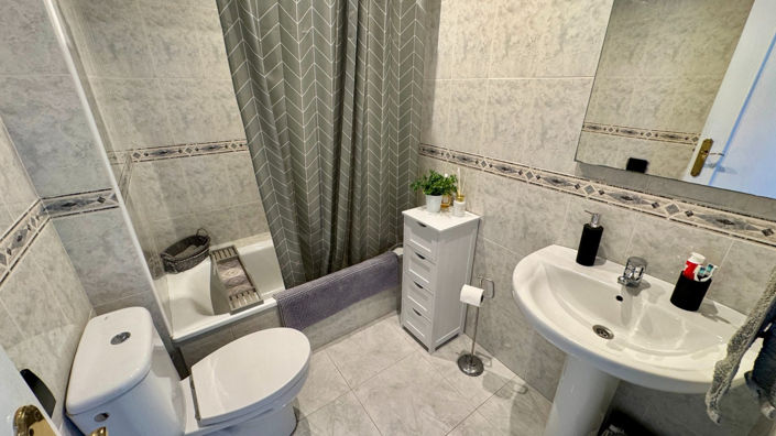 Image No.10-3 Bed Apartment for sale