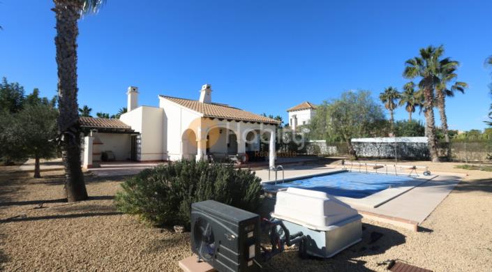 Image No.24-3 Bed Villa / Detached for sale