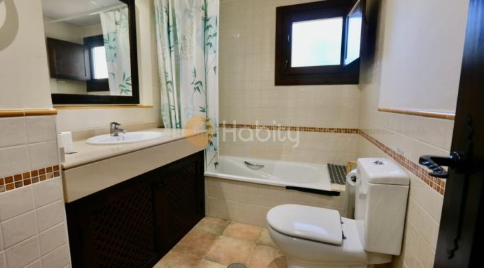 Image No.12-3 Bed Villa / Detached for sale